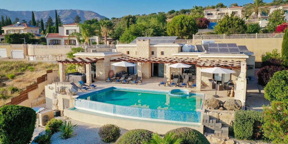 Villa Margarita with swimming pool