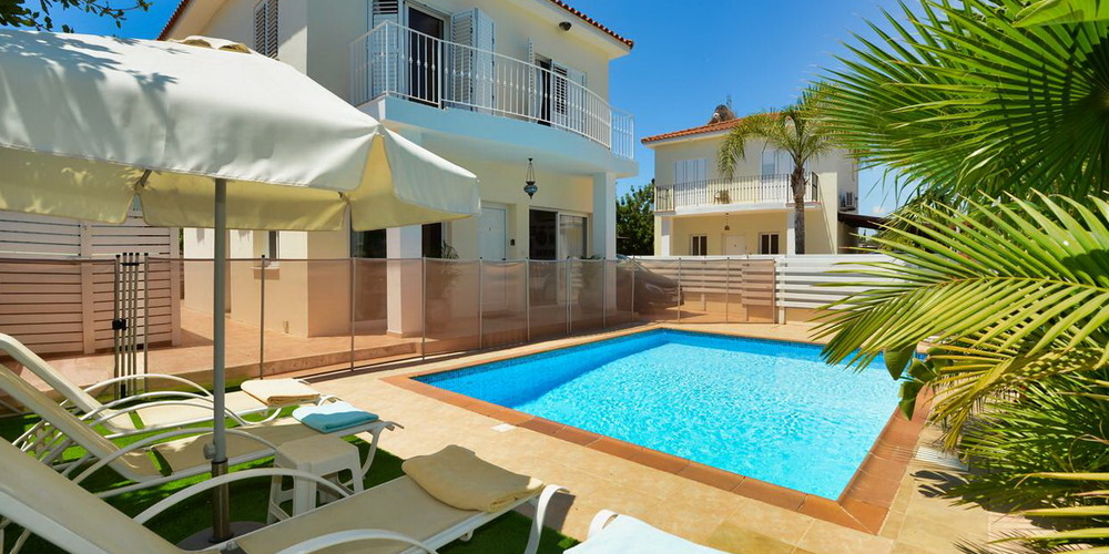 Villa Maria with swimming pool