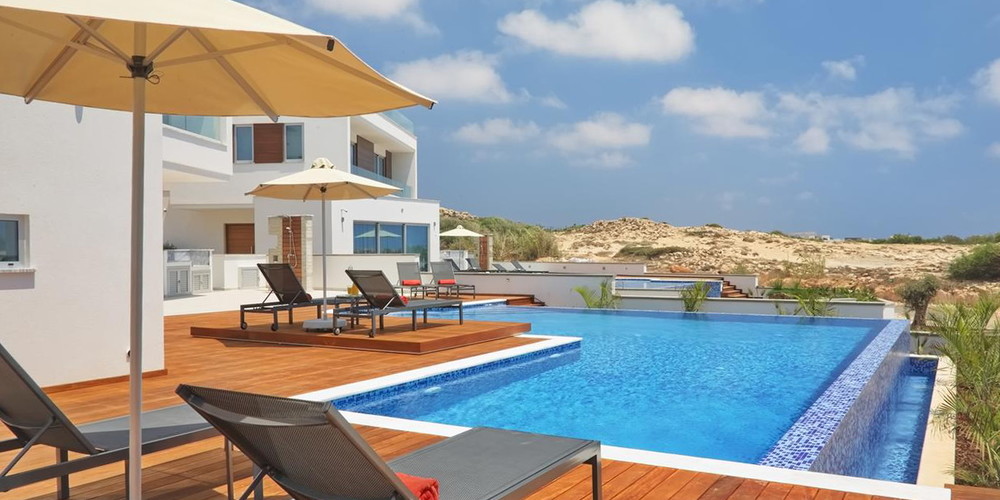 Ocean Villa with swimming pool