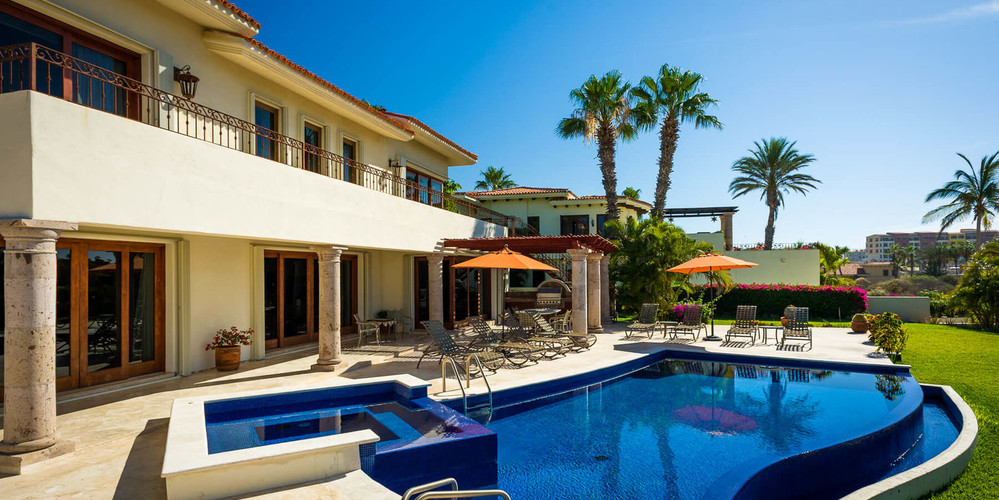 Villa Phoenix with swimming pool