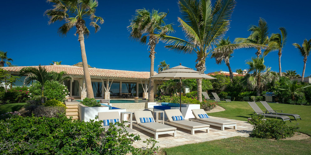 Leon Villa with swimming pool