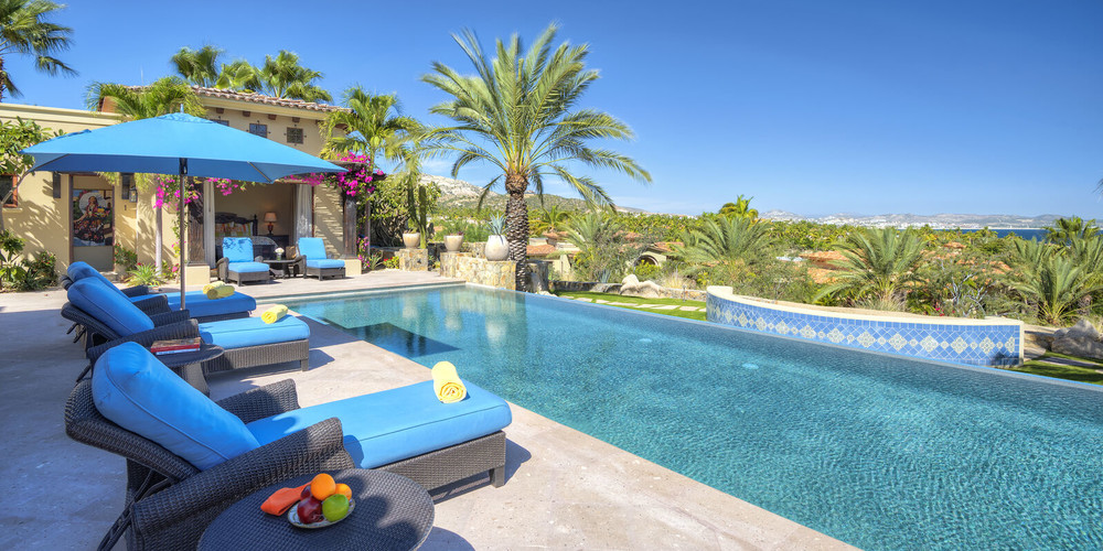 Villa Esperanza with swimming pool