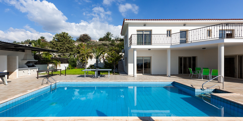 Villa Savoye with swimming pool