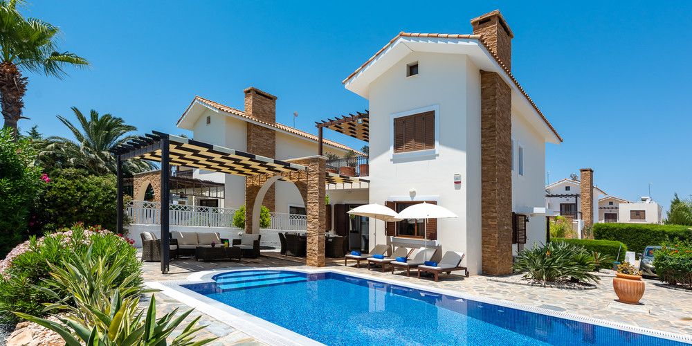 Villa Costas with swimming pool