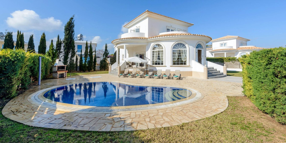 Villa Elysium with swimming pool