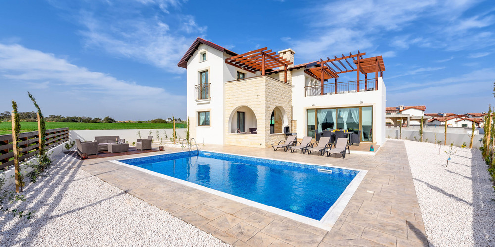 Kymma Villa with swimming pool