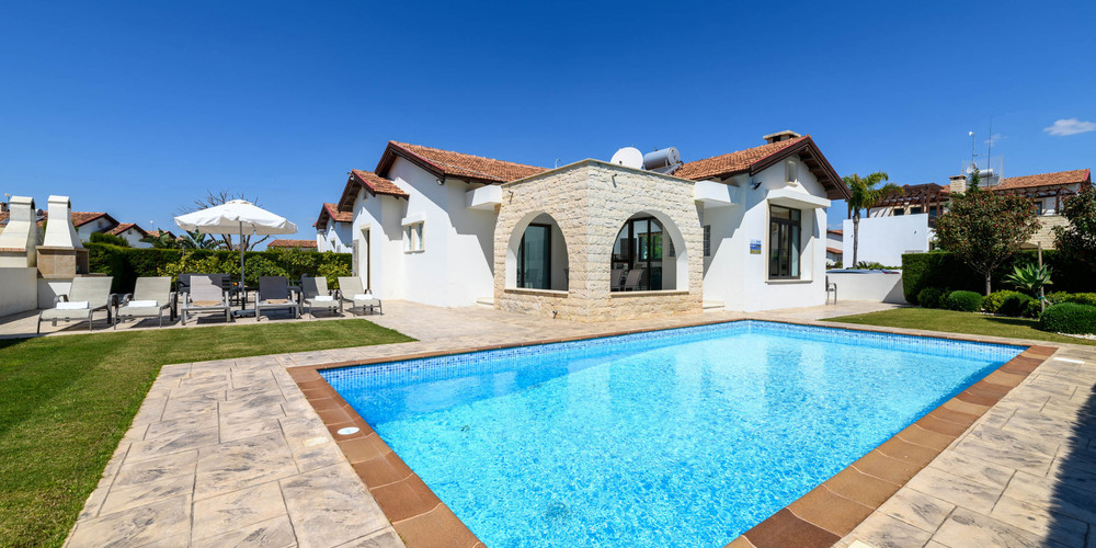 Kymma Villa with swimming pool