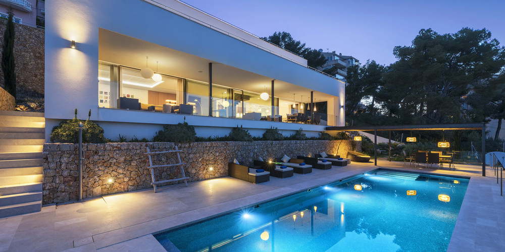 Villa Marvelo with swimming pool