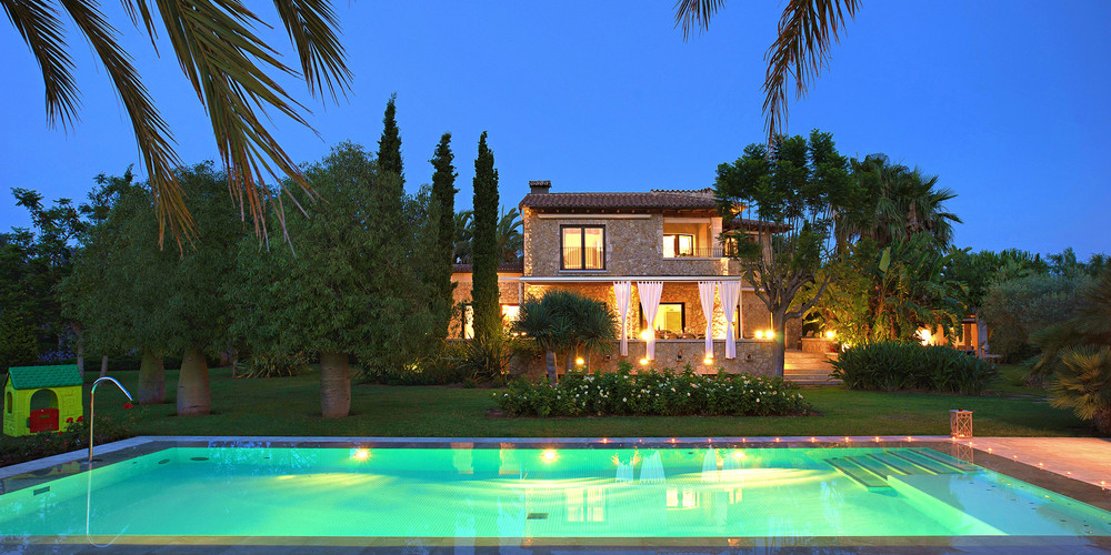 Villa Victoria with swimming pool