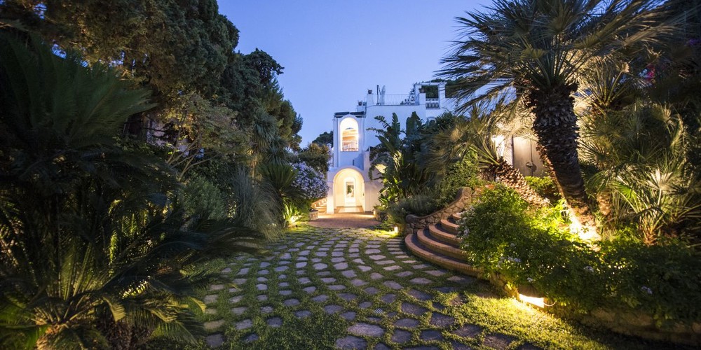 Villa Piazzetta with swimming pool