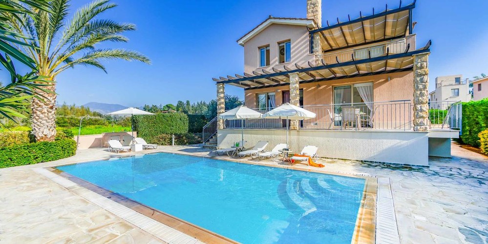 Chara Villa with swimming pool