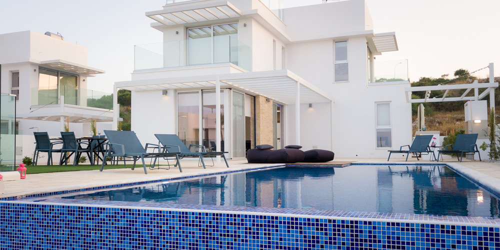 Villa Azure Vista with swimming pool