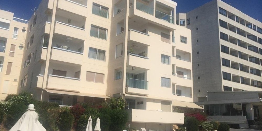 Apartment (Flat) in Germasoyia Tourist Area, Limassol with swimming pool
