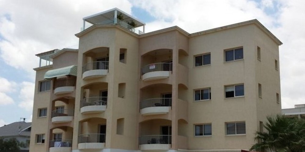 Apartment (Flat) in Germasoyia Tourist Area, Limassol with swimming pool