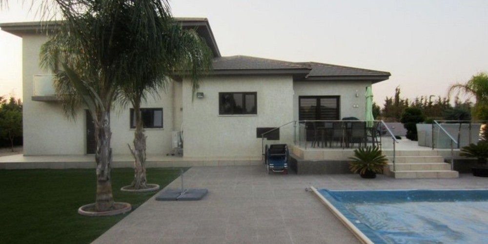 House in Zygi, Larnaca