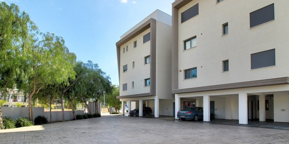 Apartment (Flat) in Germasoyia Tourist Area, Limassol with swimming pool