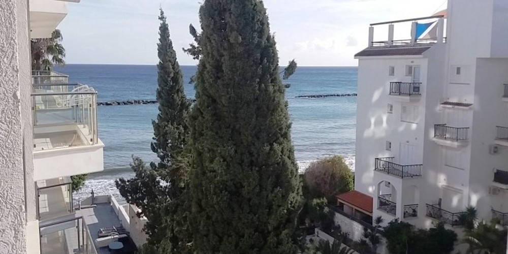 Apartment (Flat) in Germasoyia Tourist Area, Limassol with swimming pool