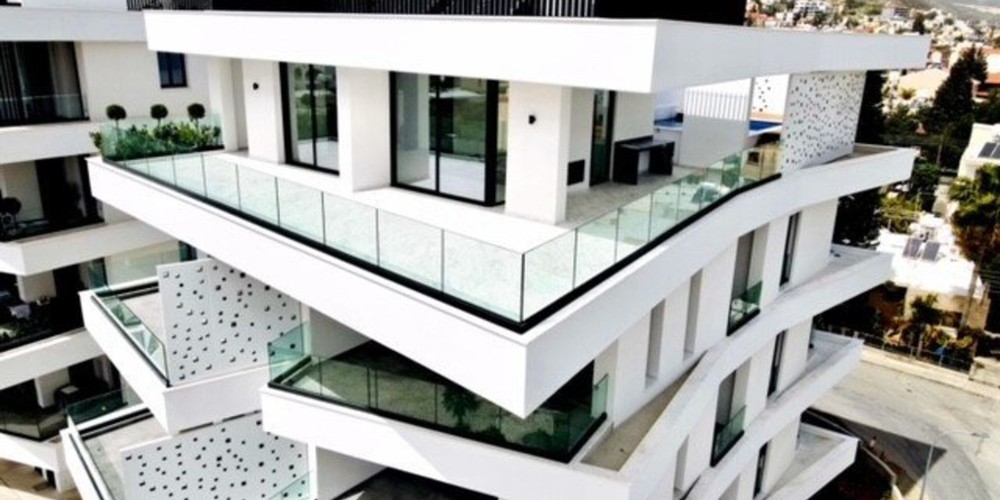 Apartment (Penthouse) in Germasoyia, Limassol