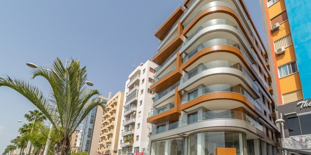 Villa Commercial (Office) in Molos Area, Limassol with swimming pool
