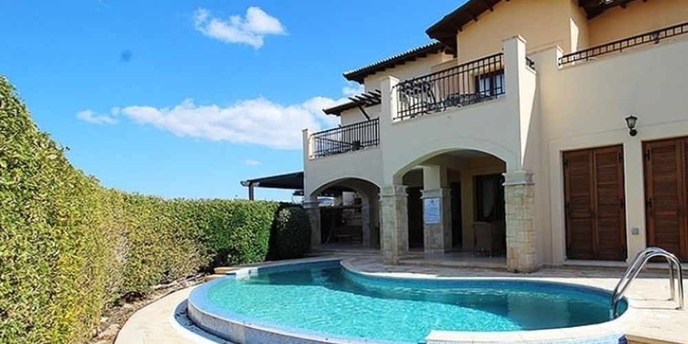 Apartment (Flat) in Aphrodite Hills, Paphos with swimming pool