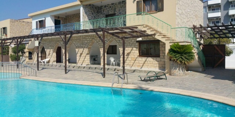 Apartment (Flat) in Germasoyia Tourist Area, Limassol with swimming pool