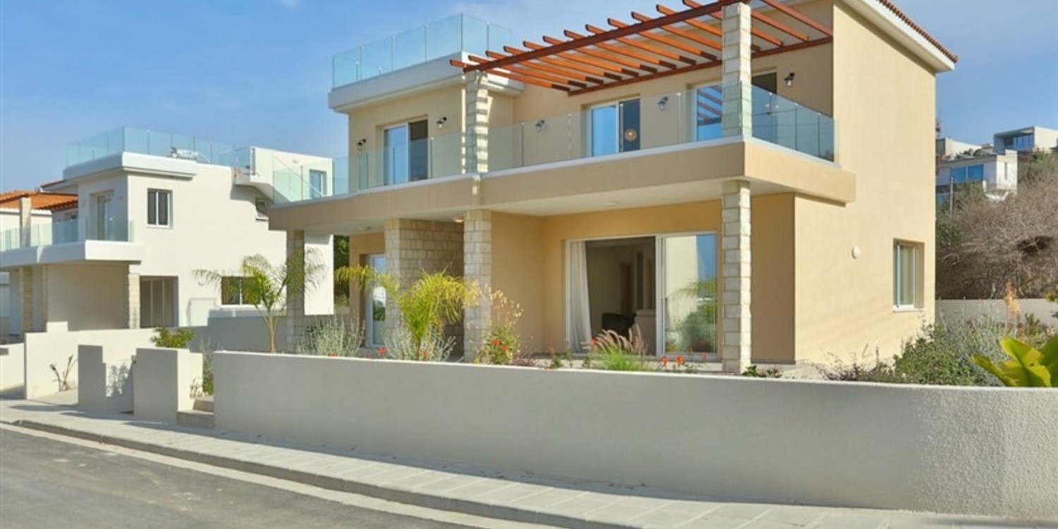 Beautiful Sea Villas In Chloraka