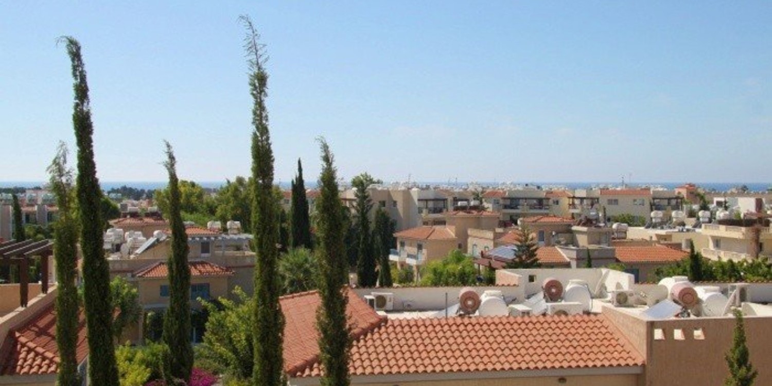 Apartment (Flat) in Universal, Paphos with swimming pool