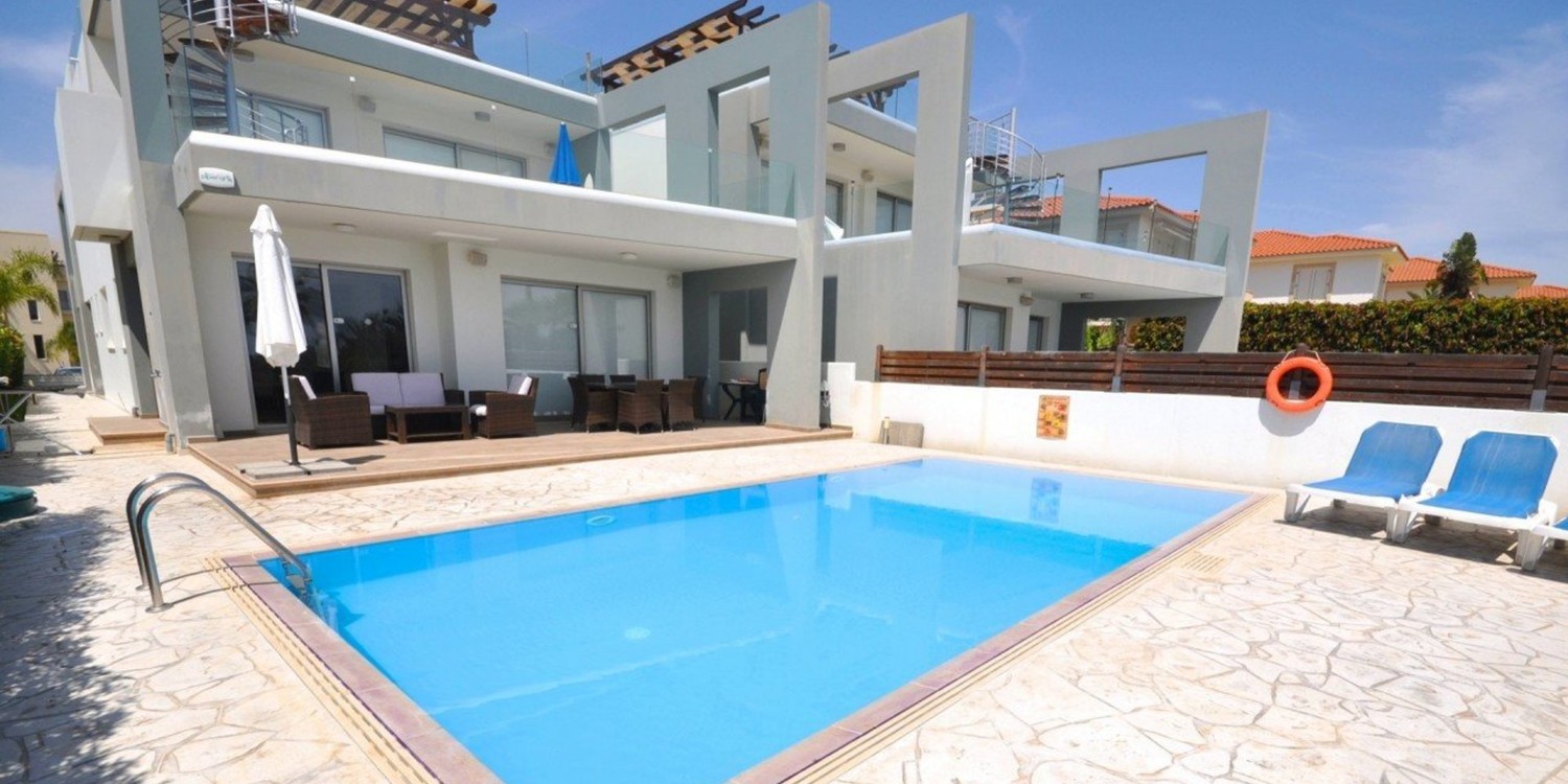 Apartment (Flat) in Pervolia, Larnaca with swimming pool