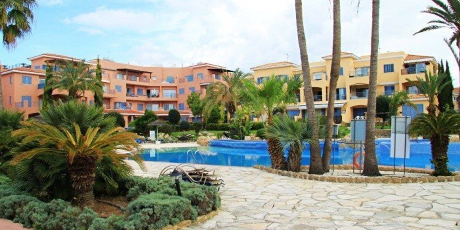 Apartment (Flat) in Kato Paphos, Paphos with swimming pool