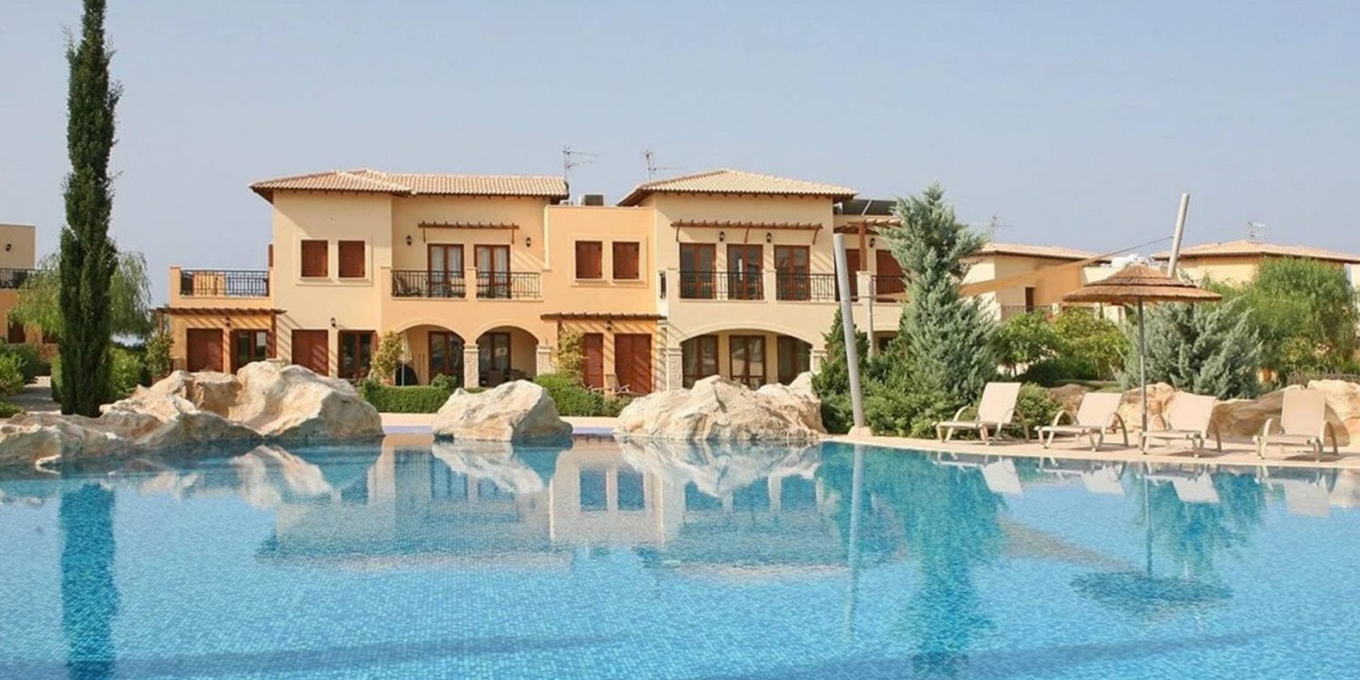 Apartment (Flat) in Aphrodite Hills, Paphos with swimming pool