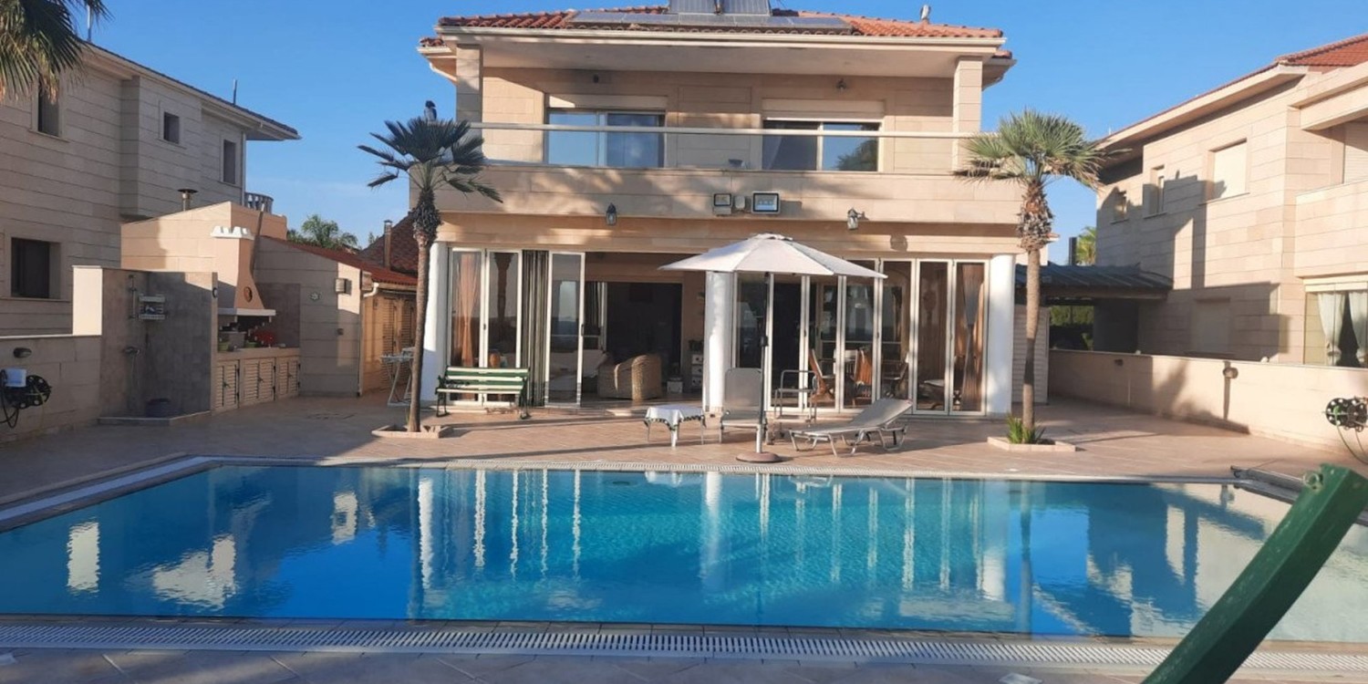 House in Pervolia, Larnaca