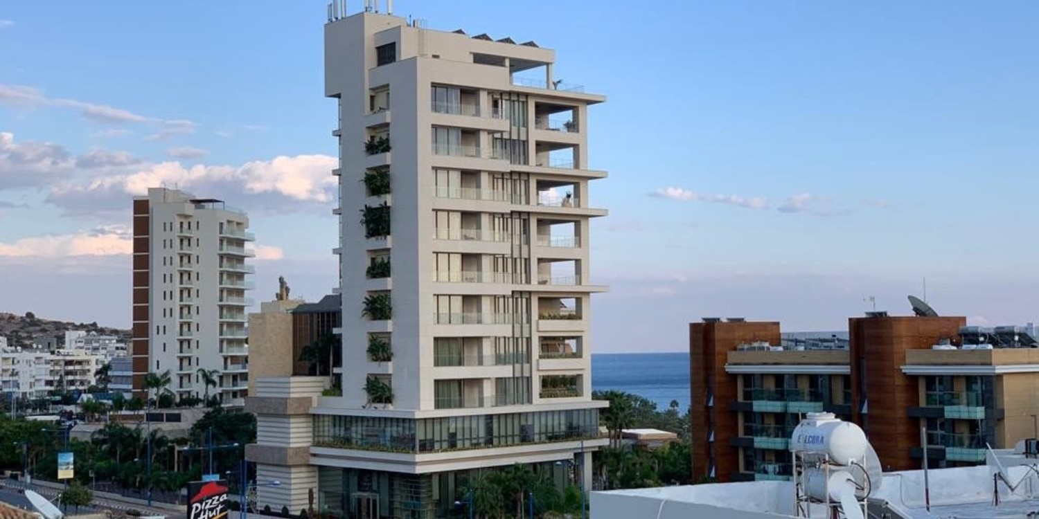 Apartment (Penthouse) in Agios Tychonas, Limassol