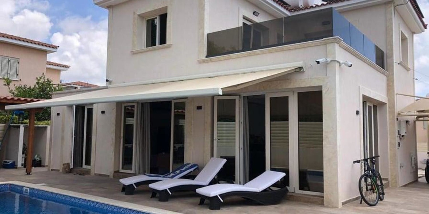 Fabulous Villa In Chloraka with swimming pool