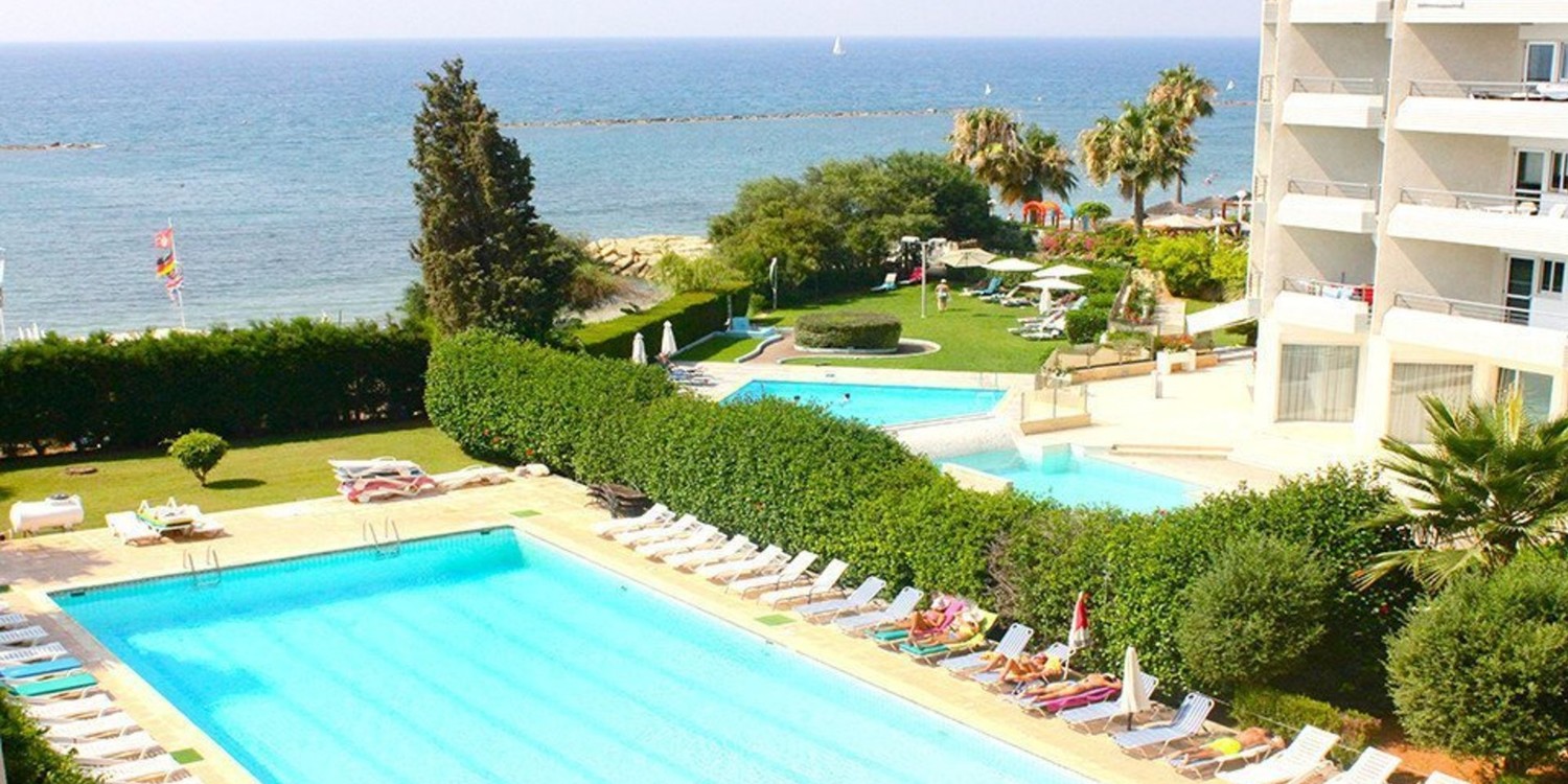 Apartment (Flat) in Germasoyia Tourist Area, Limassol with swimming pool