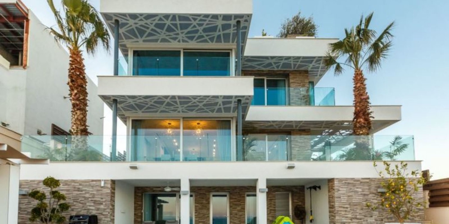 Exclusive Seven Bedroom Villa with swimming pool