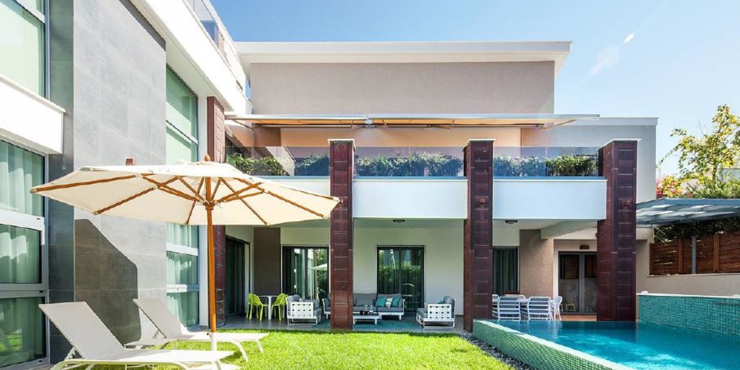 Stunning 5-Bedroom Villa with swimming pool