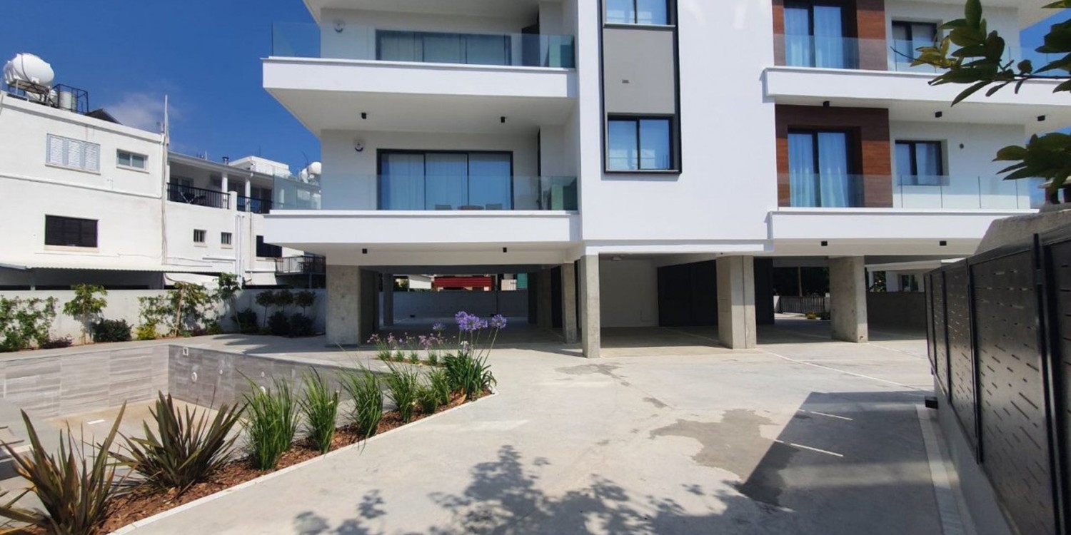 Villa Building (Default) in Kato Paphos, Paphos with swimming pool