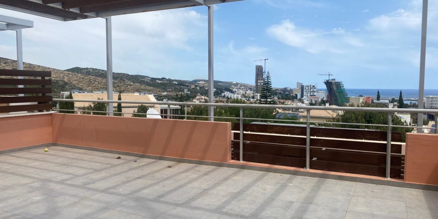 Apartment (Flat) in Amathounta, Limassol with swimming pool