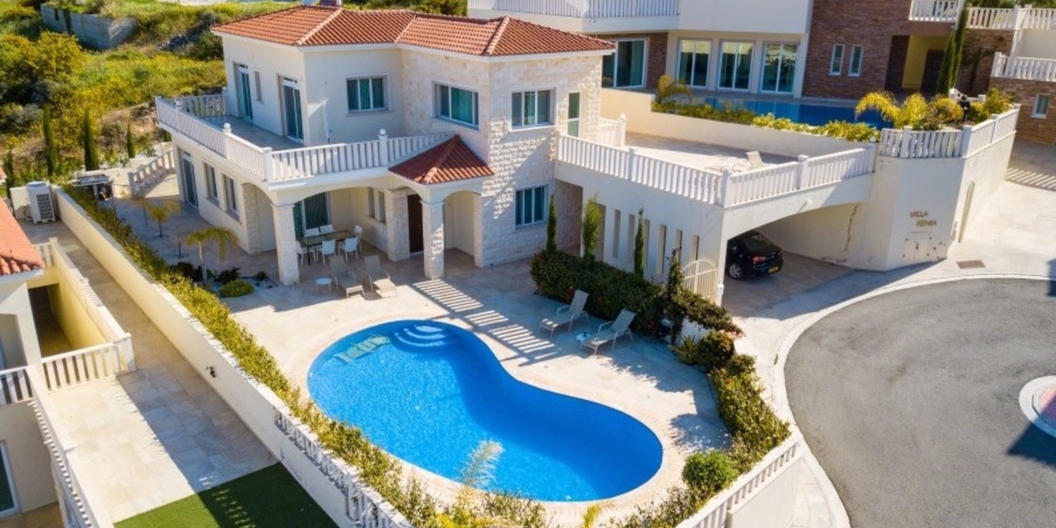 Modern 4-Bedroom Villas with swimming pool