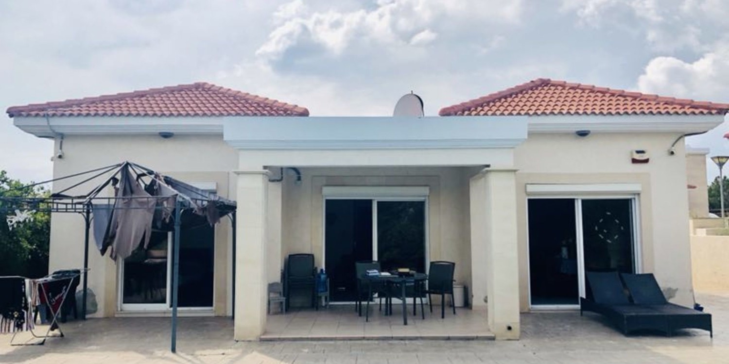 Cozy 3-Bedroom Villa with swimming pool