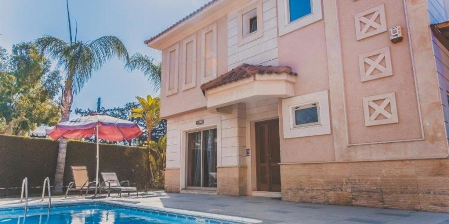 New 4-Bedroom Villa with swimming pool