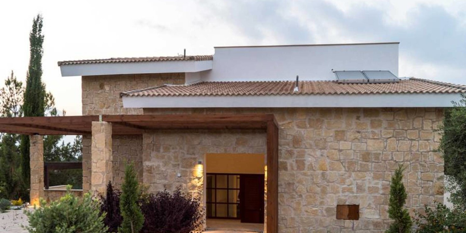 Beautiful Four Bedroom Villa with swimming pool