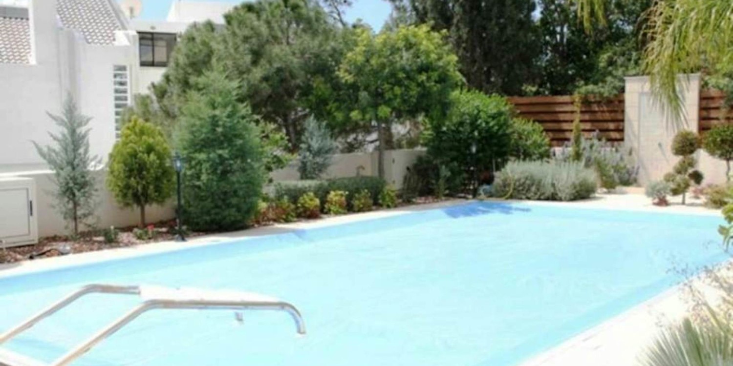 Luxury 4-Bedroom Villa with swimming pool