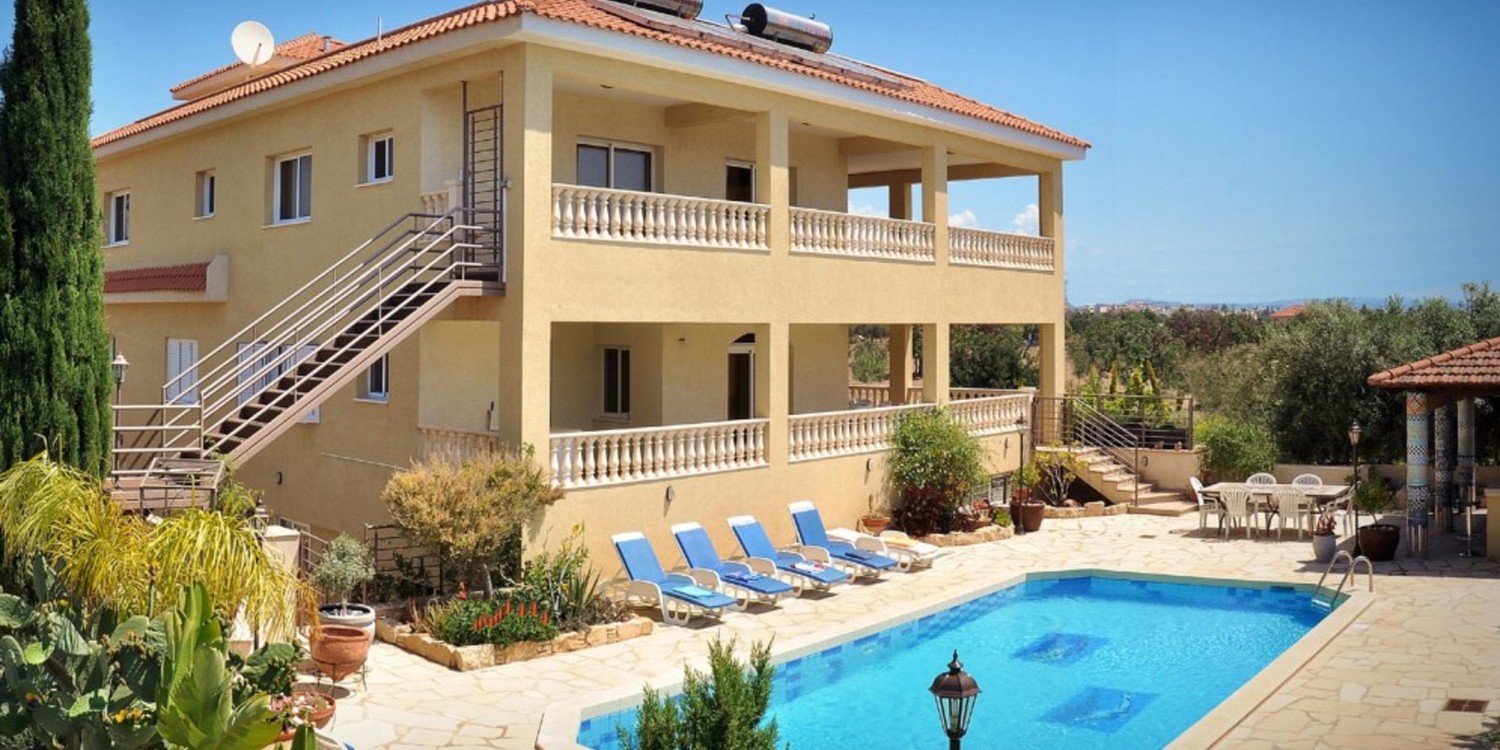 Large 10 Bedroom Villa in Kolossi Area of Limassol with swimming pool